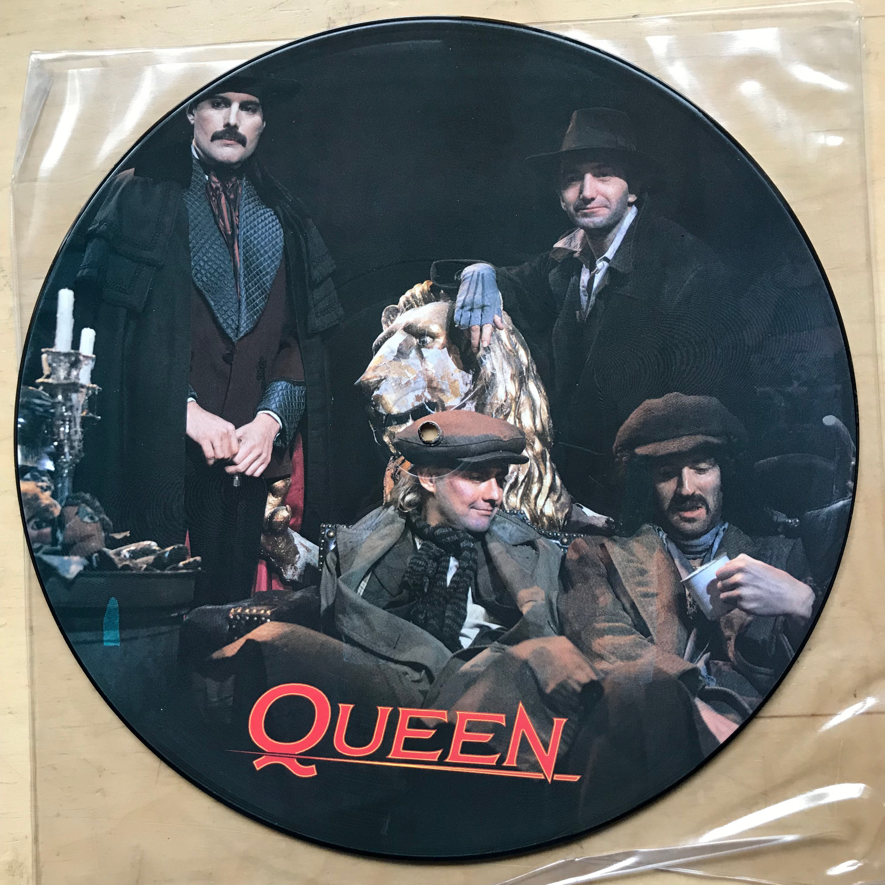 QUEEN - A KIND OF MAGIC