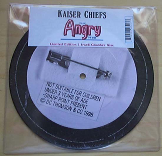 KAISER CHIEFS - ANGRY MOB